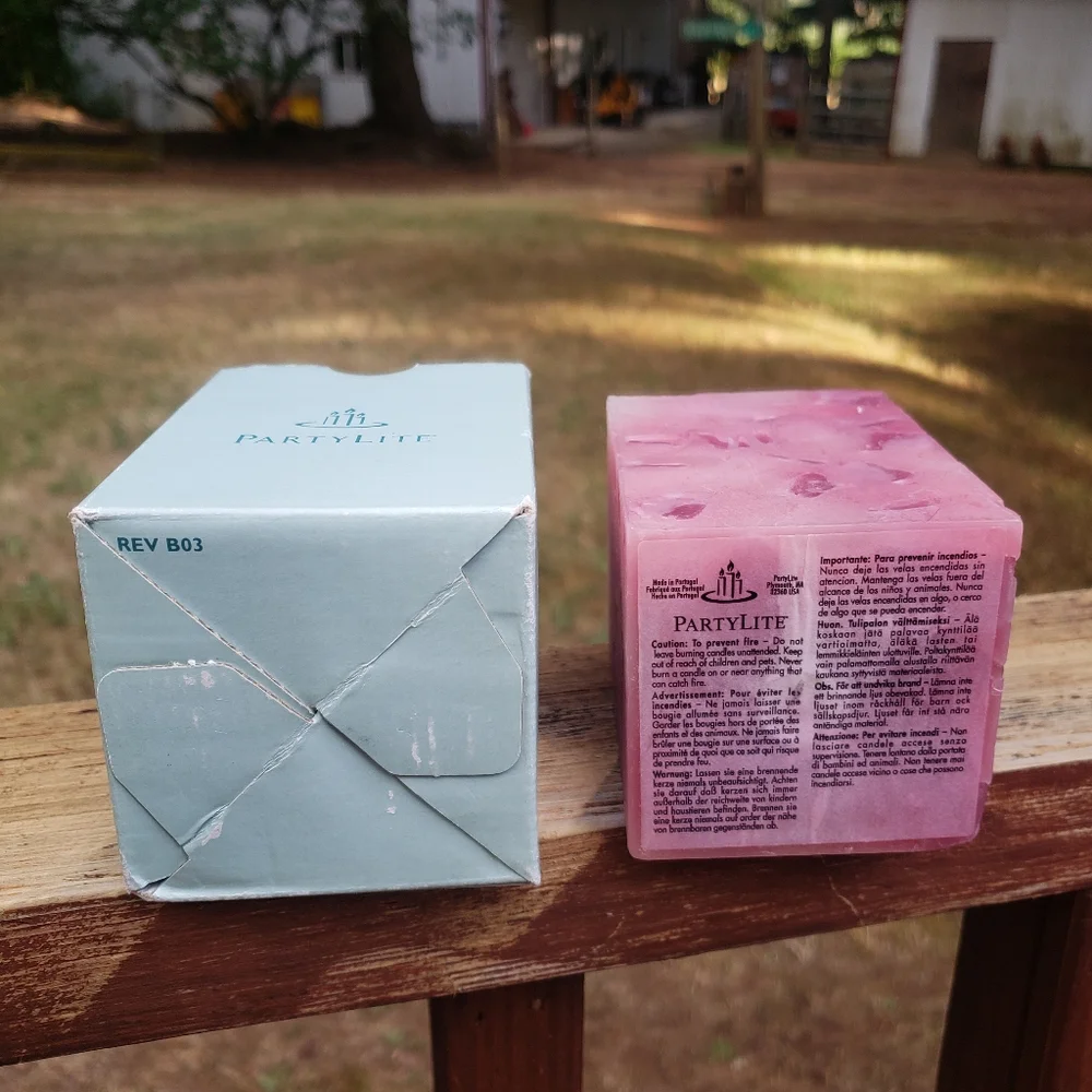 PartyLite Super Chunk Rasberry 3" x 4" Pillar Candle - Square - Picture 13 of 13
